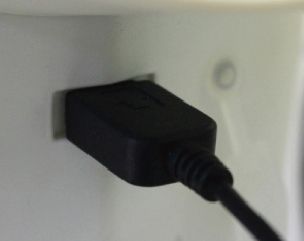 USBポートより携帯端末の充電が可能